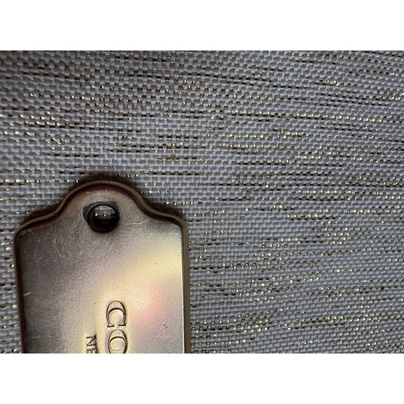 Coach metal keychain - Picture 3 of 5